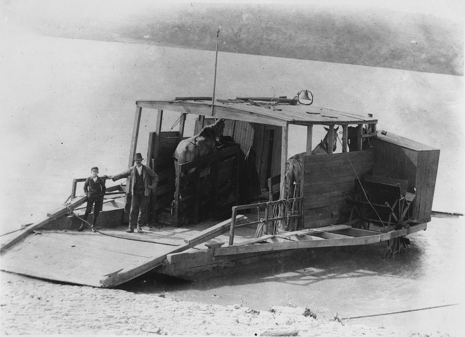 Wooden team boat horse ferry in chillicothe ohio in 1900 (1)